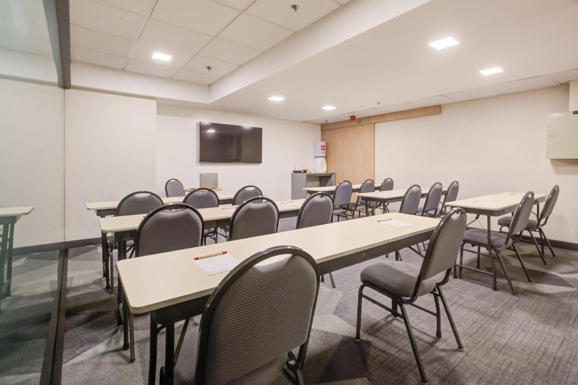 Ibis Budget Rio De Janeiro Nova America Экстерьер фото