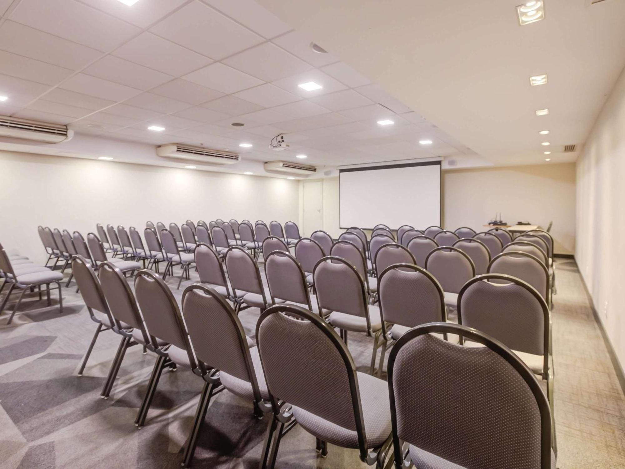 Ibis Budget Rio De Janeiro Nova America Экстерьер фото